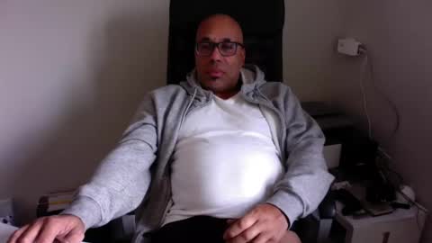 Snapshot of little_buddha chatting on 12.12.24 Pure Black Power online show from 12.12.24