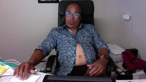 Snapshot of little_buddha chatting on 07.05.26 Pure Black Power online show from 07.05.26