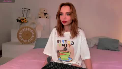 Snapshot of little_clare_ chatting on 07.24.26 little_clare_ online show from 07.24.26
