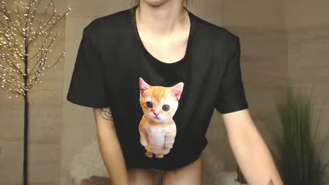 Snapshot of little_cuttie_kitty chatting on 09.25.25 Your Dream online show from 09.25.25