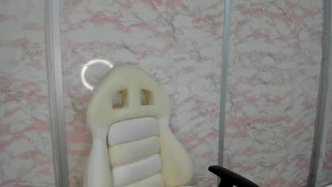 Snapshot of little_doll_4u chatting on 04.24.26 ANNI online show from 04.24.26