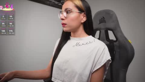 Help me reach 100 likes online show from 11.11.25