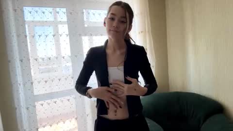 Viiola online show from 10.23.25