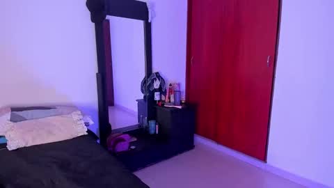 Snapshot of little_kayla_ chatting on 12.07.24 kayla Instagram kayla 71082 online show from 12.07.24