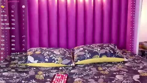 Snapshot of little_kayla_ chatting on 09.10.25 kayla Instagram kayla 71082 online show from 09.10.25