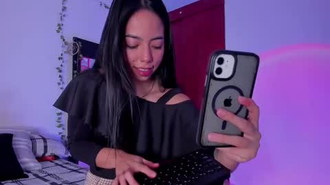 Snapshot of little_kayla_ chatting on 01.05.26 kayla Instagram kayla 71082 online show from 01.05.26