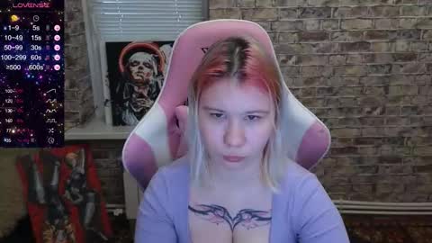 Snapshot of little_kitsune chatting on 11.23.25 Rachel online show from 11.23.25