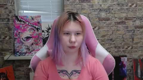 Snapshot of little_kitsune chatting on 12.21.25 Rachel online show from 12.21.25