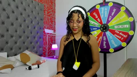 Snapshot of little_lilith_apple chatting on 01.18.25 little_lilith_apple online show from 01.18.25