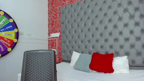 Snapshot of little_lilith_apple chatting on 01.25.25 little_lilith_apple online show from 01.25.25