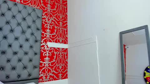 Snapshot of little_lilith_apple chatting on 02.19.25 little_lilith_apple online show from 02.19.25