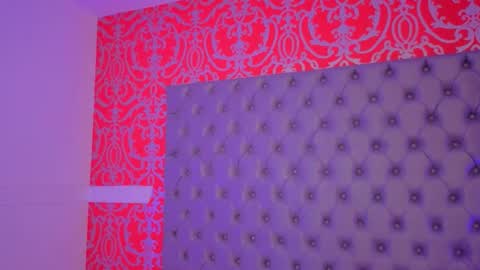 Snapshot of little_lilith_apple chatting on 09.28.25 little_lilith_apple online show from 09.28.25