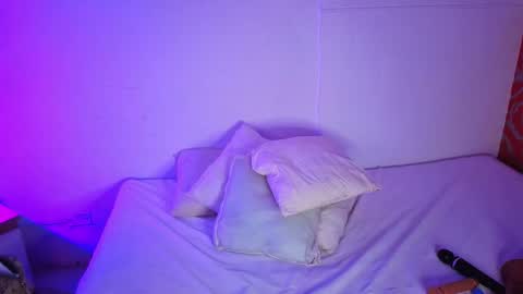 Snapshot of little_lilith_apple chatting on 10.11.25 little_lilith_apple online show from 10.11.25