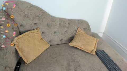 little_melanie online show from 02.26.25