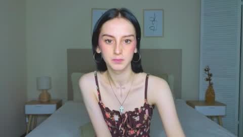Snapshot of little_mollee chatting on 09.10.25 little_mollee online show from 09.10.25