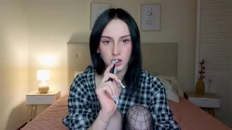Snapshot of little_mollee chatting on 10.01.25 little_mollee online show from 10.01.25