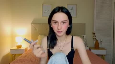 Snapshot of little_mollee chatting on 10.03.25 little_mollee online show from 10.03.25