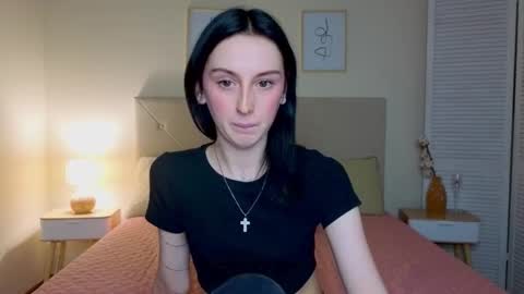 Snapshot of little_mollee chatting on 10.04.25 little_mollee online show from 10.04.25