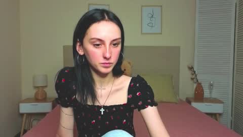 Snapshot of little_mollee chatting on 10.13.25 little_mollee online show from 10.13.25