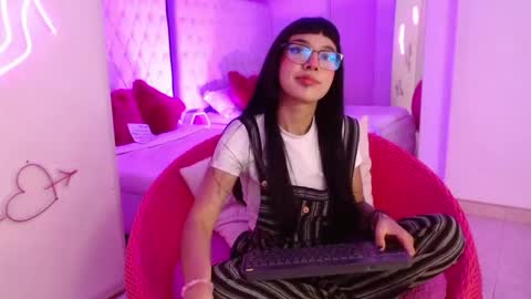 Paulette online show from 05.08.26
