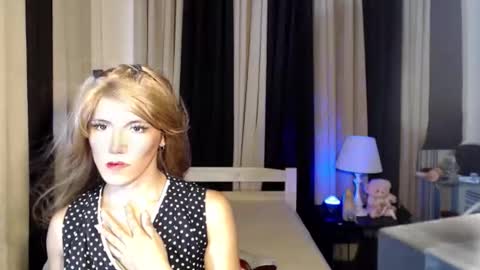 Snapshot of little_pauoie chatting on 01.11.26 Pauoie online show from 01.11.26