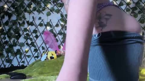 Mia online show from 03.24.26