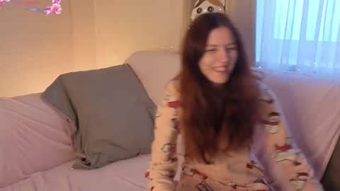 Snapshot of little_red_rosy chatting on 12.19.25 Rosy online show from 12.19.25