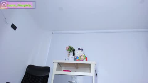 Im Laura. buy my contentcompra mi contenido offline  online show from 01.14.25