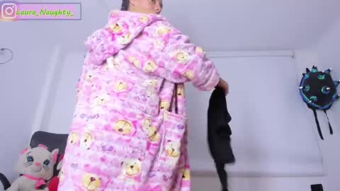 Im Laura. buy my contentcompra mi contenido offline  online show from 01.17.25