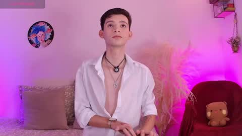 Snapshot of little_twiink chatting on 07.12.26 Juan Ferrer online show from 07.12.26