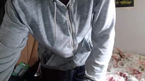 littlealien7 online show from 01.04.25