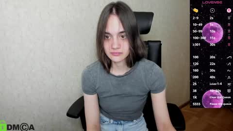Snapshot of littleashleyy chatting on 04.18.26 littleashleyy online show from 04.18.26