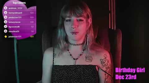 Snapshot of littlechaosdoll chatting on 12.20.24 Gwen online show from 12.20.24