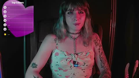 Snapshot of littlechaosdoll chatting on 12.27.24 Gwen online show from 12.27.24