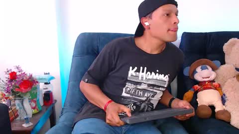 Manu online show from 03.25.26