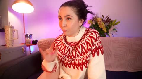 Snapshot of littlee33 chatting on 11.12.25 Emily Hill online show from 11.12.25