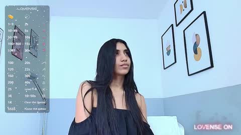 Snapshot of littlee_emilyy_ chatting on 12.04.24 Emily  online show from 12.04.24