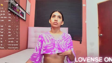 Snapshot of littlee_emilyy_ chatting on 12.29.24 Emily  online show from 12.29.24