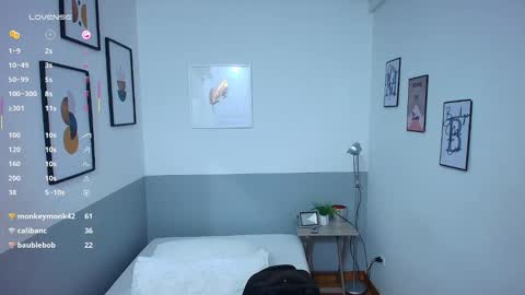 Snapshot of littlee_emilyy_ chatting on 02.18.25 Emily  online show from 02.18.25