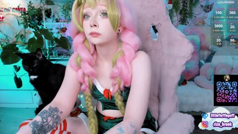 Snapshot of littleflufflepuff chatting on 12.26.24 Riza Riri Puff  online show from 12.26.24