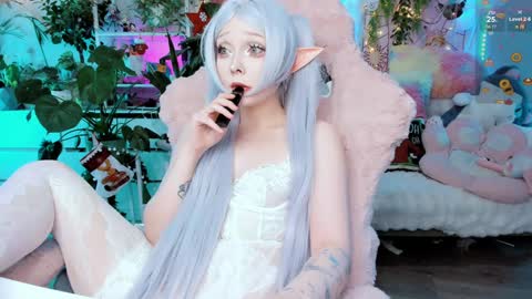 Snapshot of littleflufflepuff chatting on 01.04.25 Riza Riri Puff  online show from 01.04.25