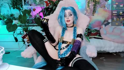 Snapshot of littleflufflepuff chatting on 01.07.25 Riza Riri Puff  online show from 01.07.25
