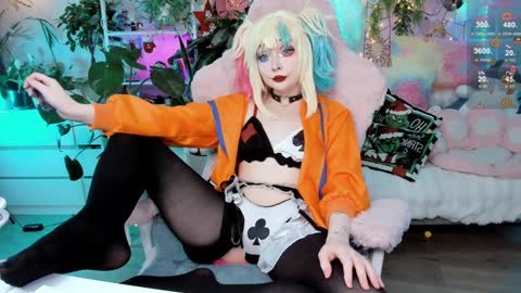 Snapshot of littleflufflepuff chatting on 01.12.25 Riza Riri Puff  online show from 01.12.25