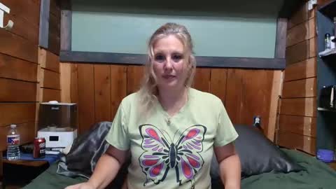 Snapshot of littlelisa1 chatting on 04.17.26 lisanixs online show from 04.17.26