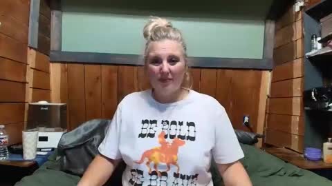 Snapshot of littlelisa1 chatting on 04.18.26 lisanixs online show from 04.18.26