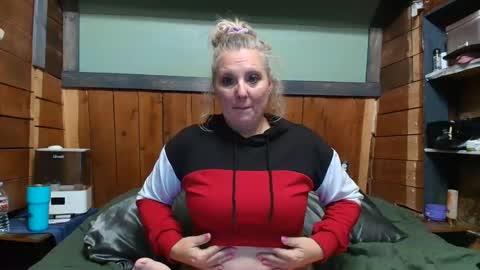 Snapshot of littlelisa1 chatting on 04.19.26 lisanixs online show from 04.19.26