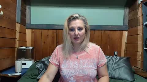 Snapshot of littlelisa1 chatting on 04.25.26 lisanixs online show from 04.25.26