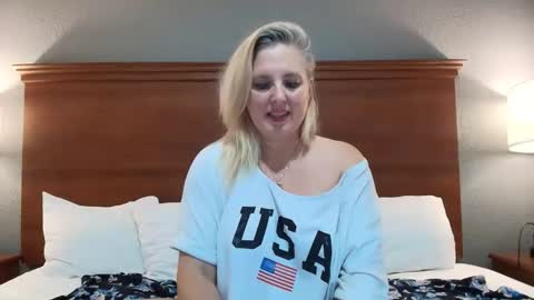 Snapshot of littlelisa1 chatting on 04.28.26 lisanixs online show from 04.28.26