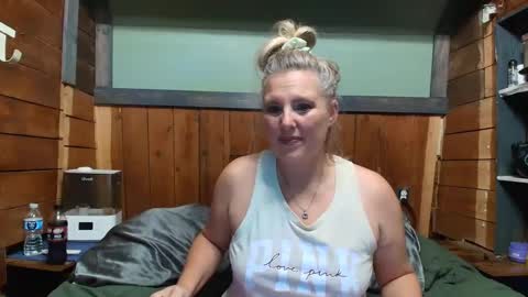 Snapshot of littlelisa1 chatting on 04.30.26 lisanixs online show from 04.30.26