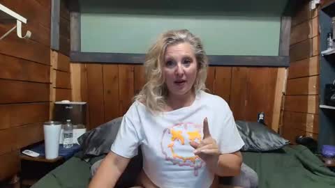Snapshot of littlelisa1 chatting on 05.11.26 lisanixs online show from 05.11.26